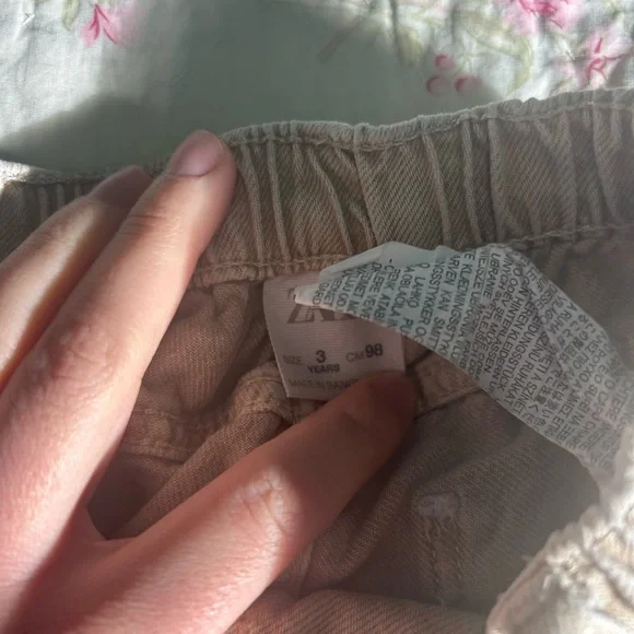 Toddler Zara tan pants size 3 - Picture 3 of 3